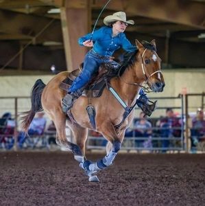 Meet your Posher, Leah